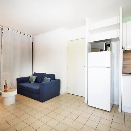 Bleu Azur Standing Presta Apartment *